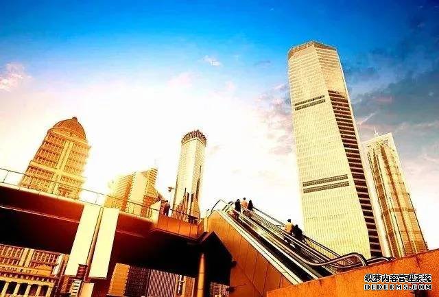 經(jīng)濟(jì)“內(nèi)循環(huán)”來(lái)了！是該存錢(qián)還是買(mǎi)房？專家“八個(gè)字”回應(yīng)！