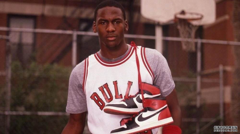 巨虧56億！救命耐克的不是美國人，竟然是中國的鞋販子