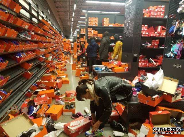 巨虧56億！救命耐克的不是美國人，竟然是中國的鞋販子